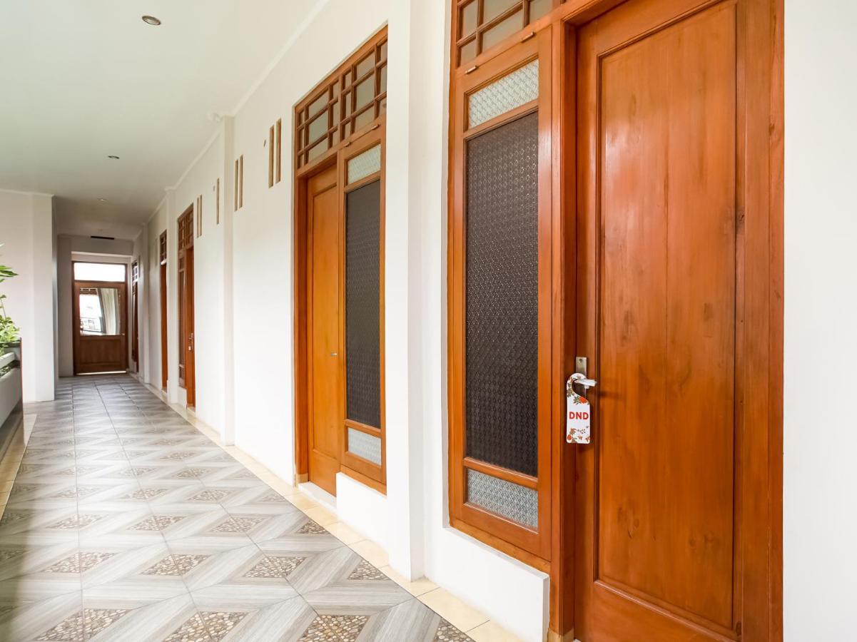 Urbanview Hotel Blok O International By Reddoorz Baturetno المظهر الخارجي الصورة